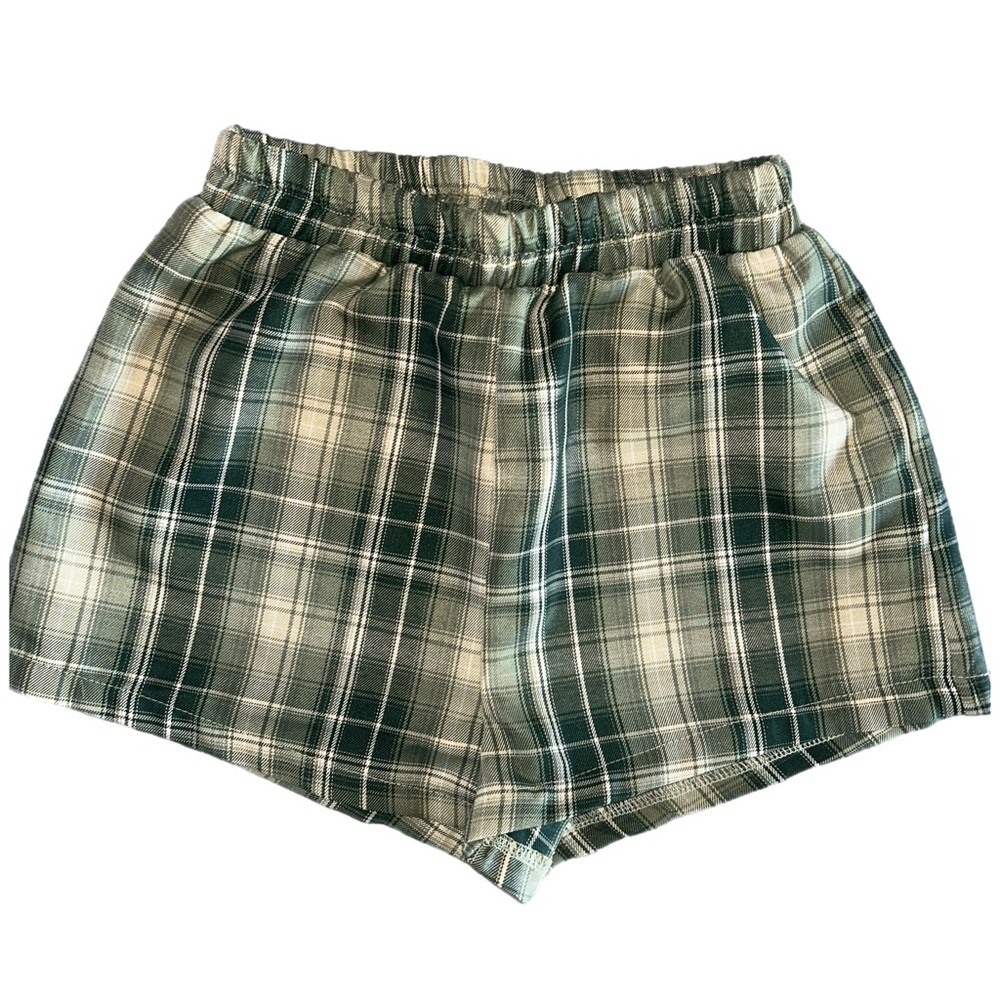 Chic Plaid green shorts🤍
